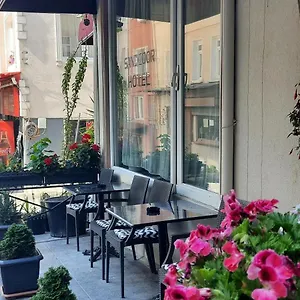 Door Hotel